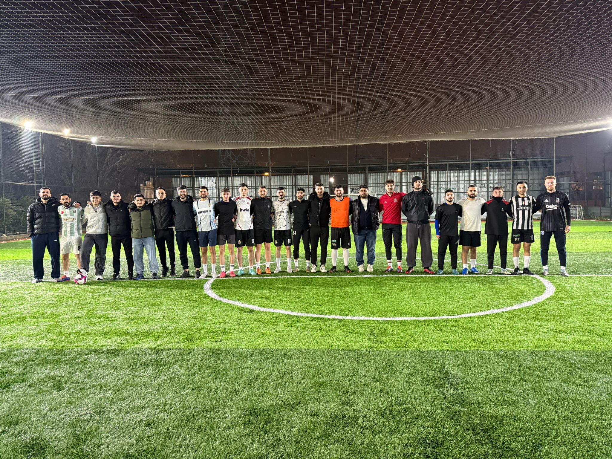 Şah Liga turnuvası öncesinde, Göktürkler ve Cena Betis takımları arasında oynanan hazırlık maçı